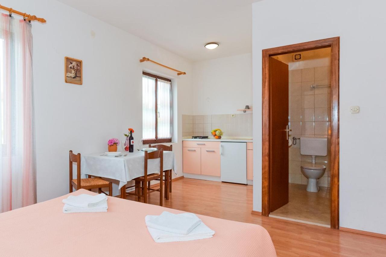 Apartments Adria Біоград-на-Мору Номер фото