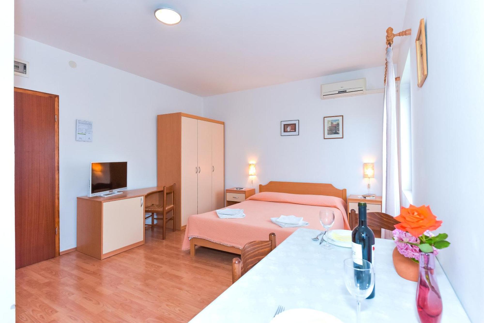 Apartments Adria Біоград-на-Мору Номер фото